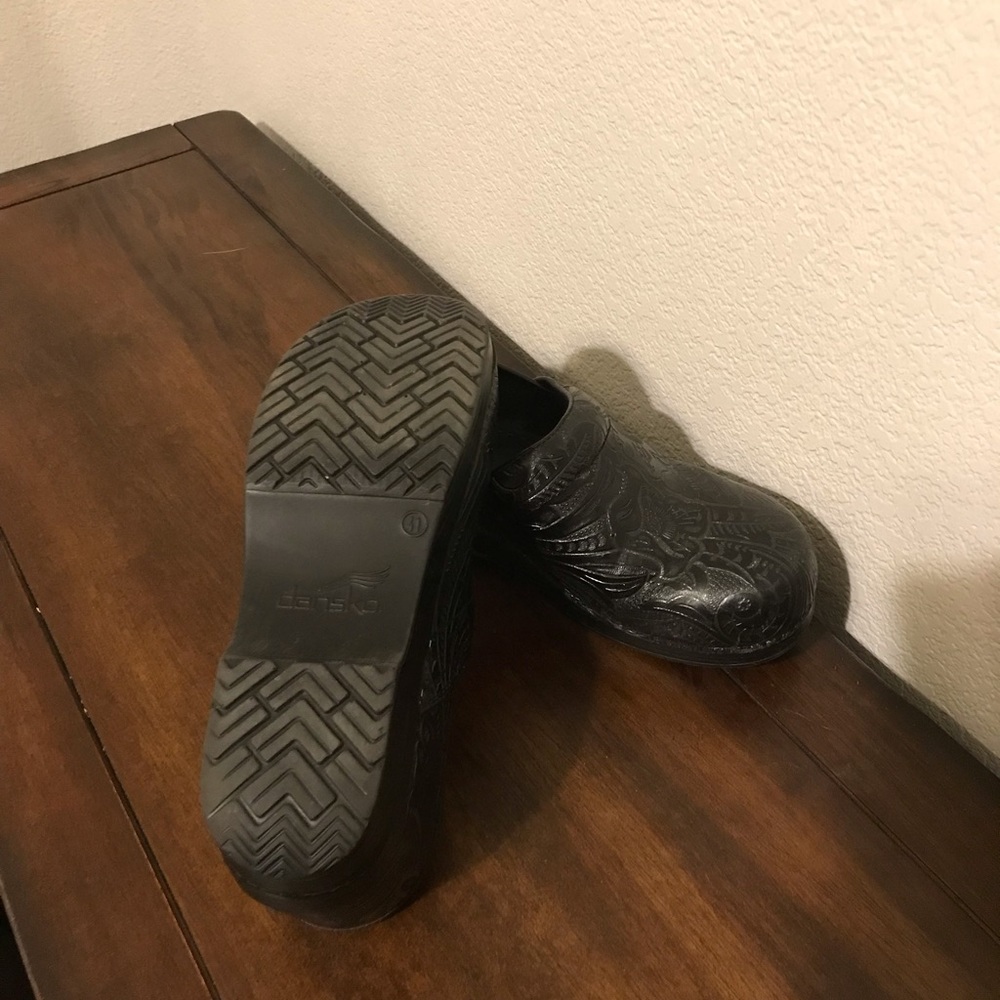 Dansko Clog Size 41 - image 2